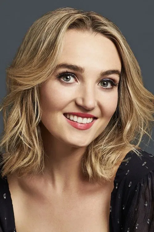Photo of Chloe Fineman