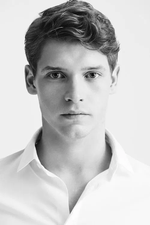 Photo of Billy Howle