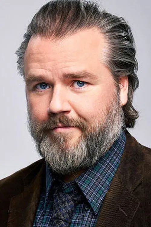 Photo of Tyler Labine