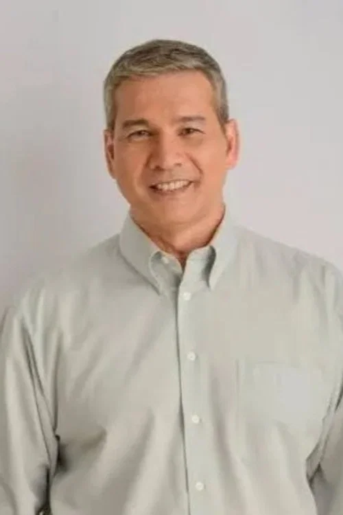 Photo of Dennis Roldan