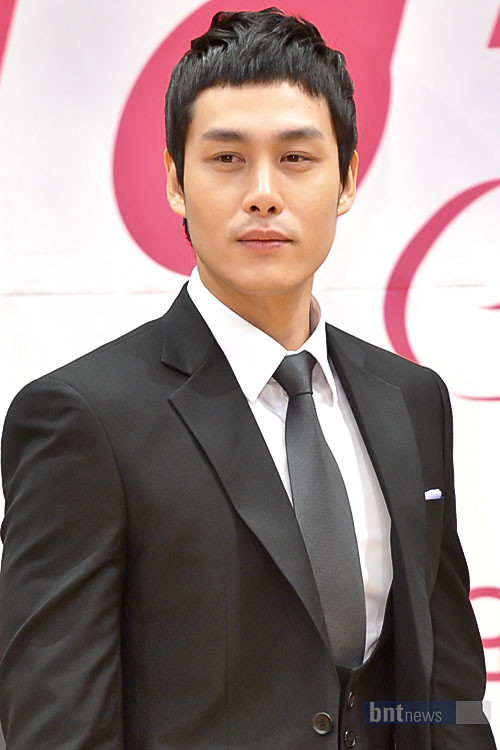 Photo of Song Yoo-ha