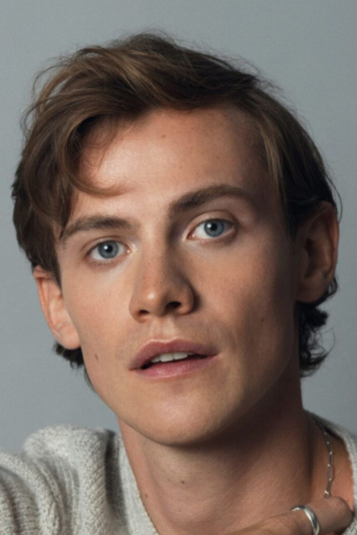 Photo of Cassian Bilton