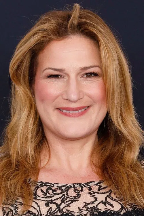 Photo of Ana Gasteyer