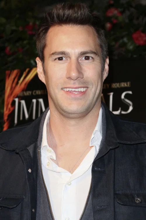 Photo of Craig J. Flores