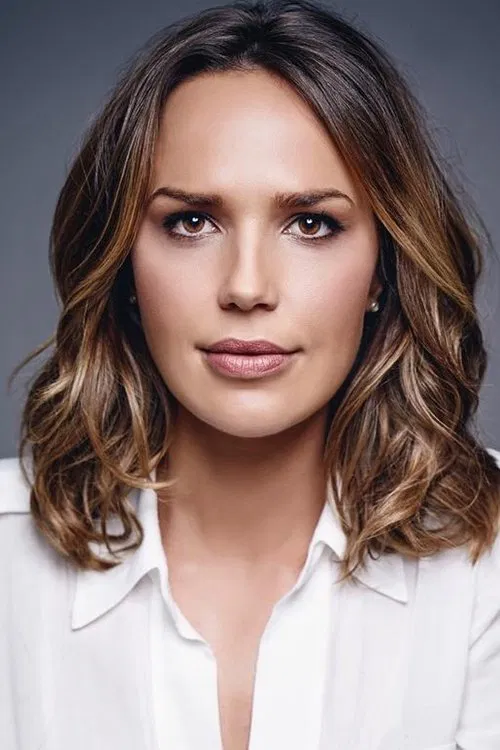 Photo of Arielle Kebbel