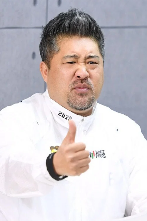 Photo of Wi Yang-ho