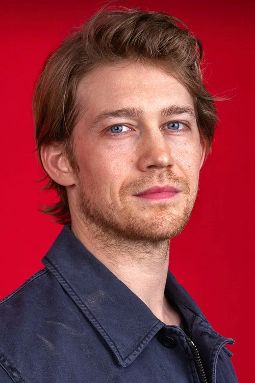 Photo of Joe Alwyn