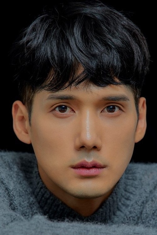 Photo of Yoon Hwan