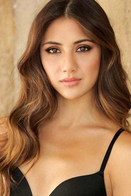 Photo of Lauren Rhoden
