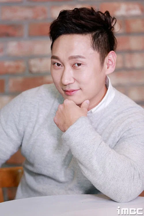 Photo of Lee Seung-yoon