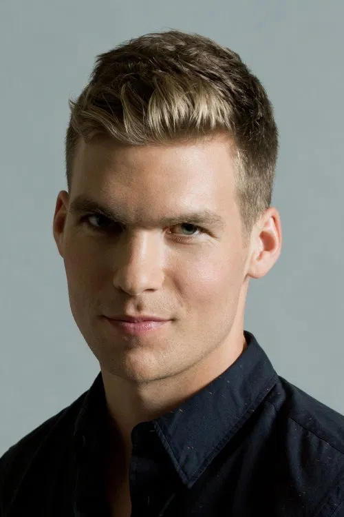 Photo of Pete Ploszek