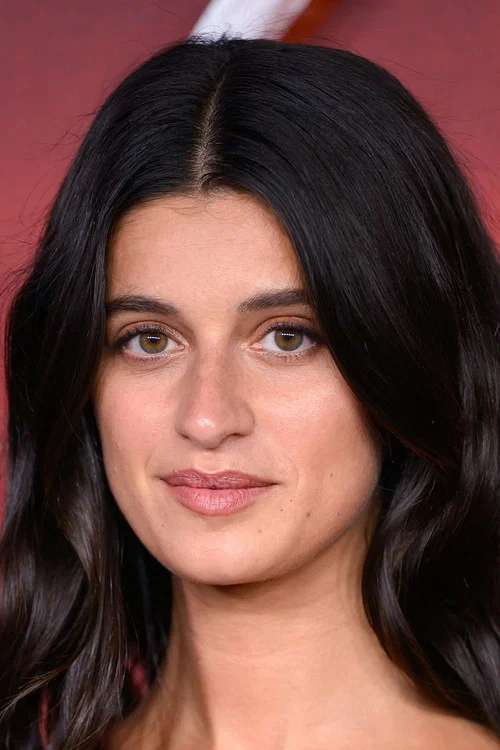 Photo of Anya Chalotra