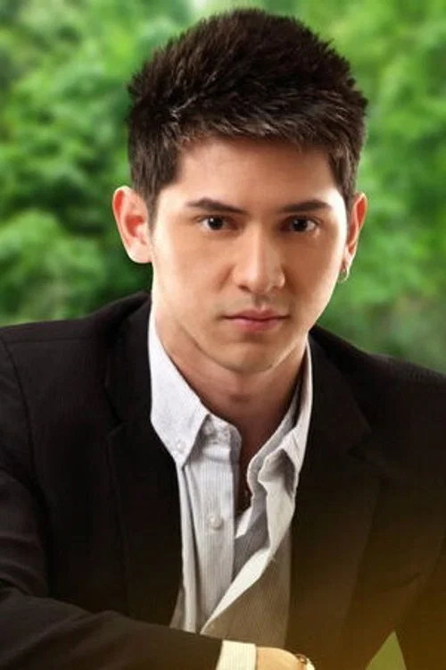 Photo of Ahron Villena